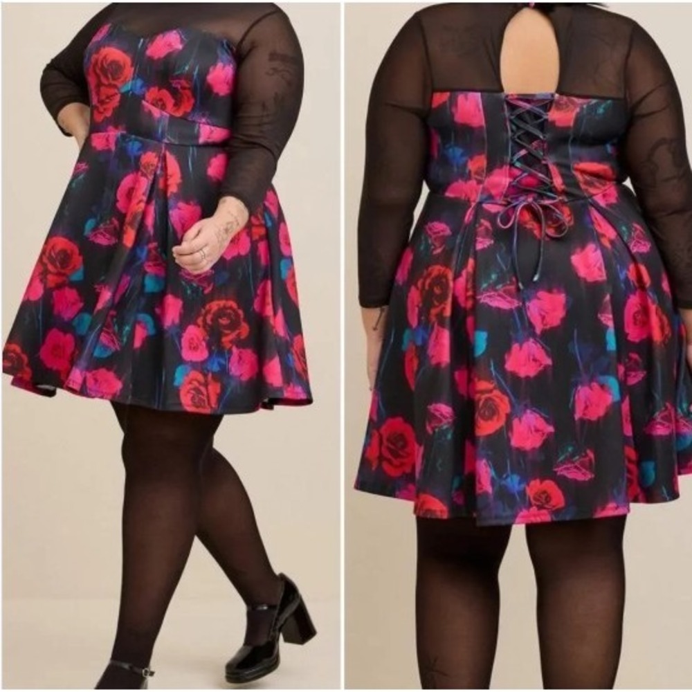 Torrid Floral Rose Mesh Illusion Dress Womens Plus 2 Corset Back‎ Long Sleeve
